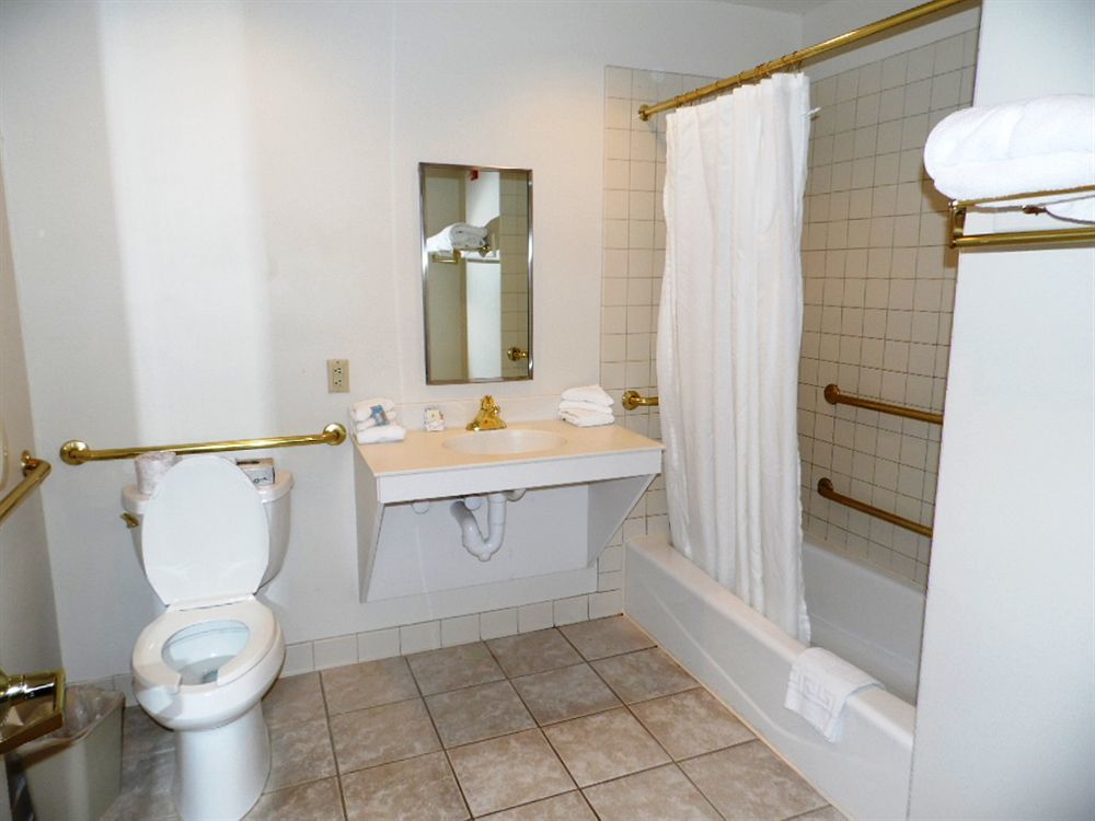 Regalia Hotel & Conference Center Village of Four Seasons Bagian luar foto